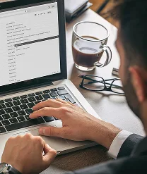 Crescimento da taxa de abertura e cliques nos e-mails